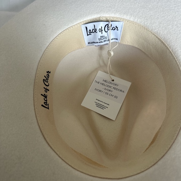 COPY - Lack of color hat Meloivory. The melodic fedora. Color is ivory. 55cm si… - Picture 4 of 4